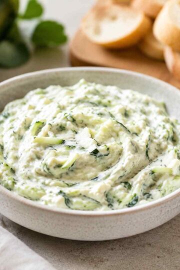 Cremiger Zucchini-Dip – Einfacher Aufstrich mit Frischkäse